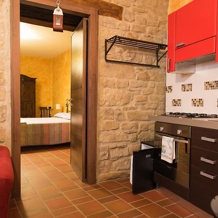 B&B La Casa Di Giulietta Castelmezzano Eksteriør billede