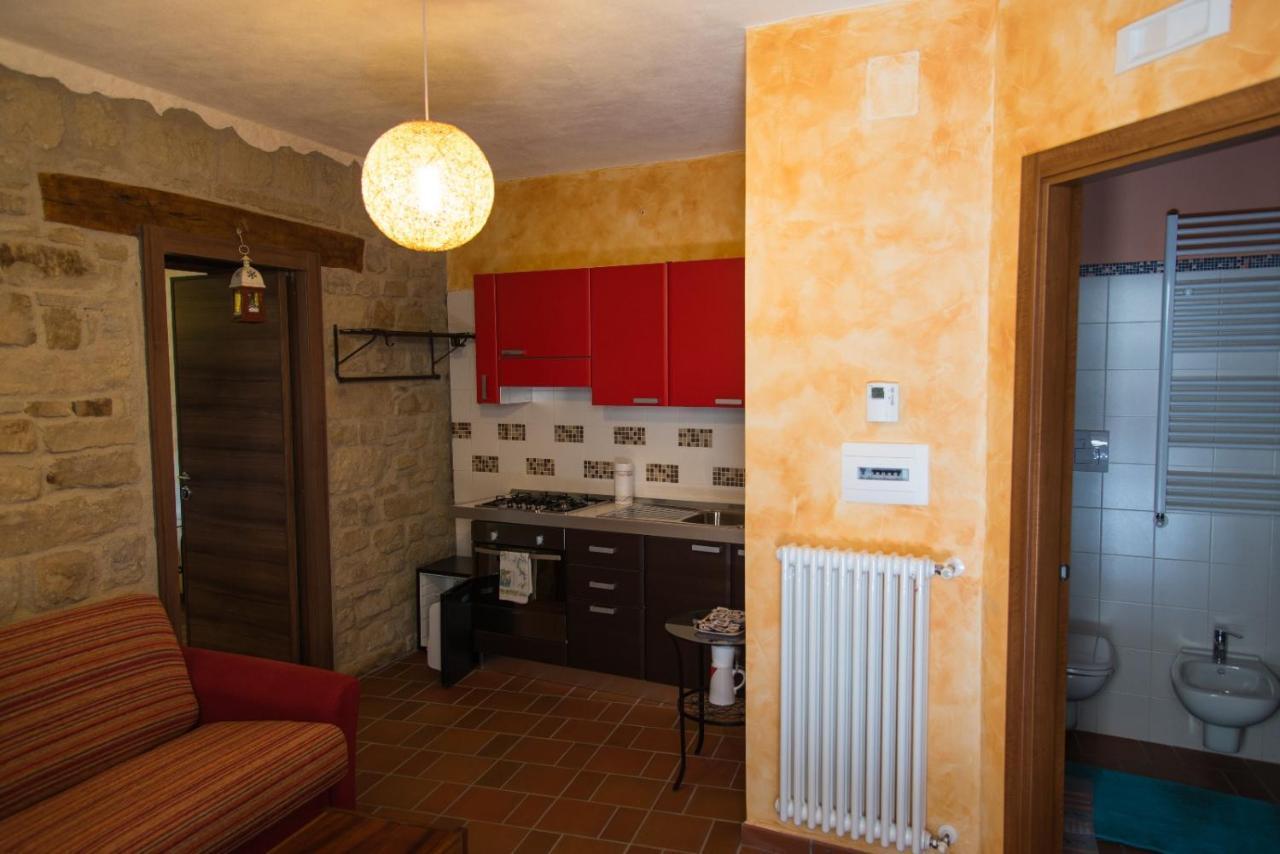 B&B La Casa Di Giulietta Castelmezzano Eksteriør billede